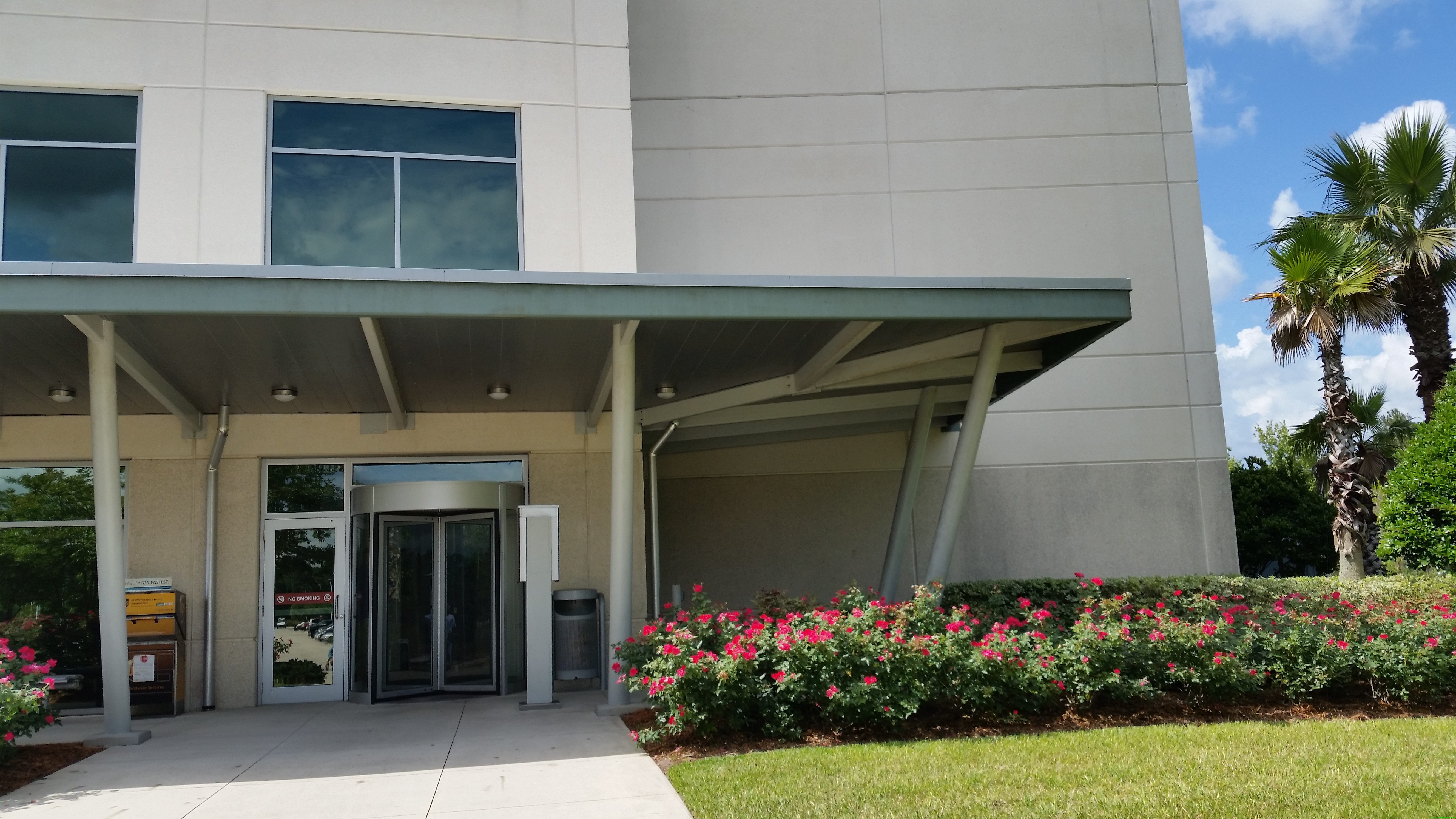 How to Paint and Coat the Metal Surfaces of Your Commercial Building